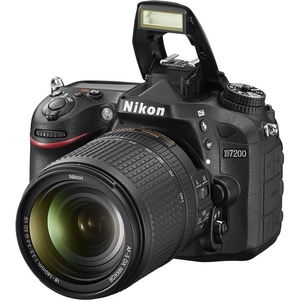 Цифровой фотоаппарат Nikon D7200 Kit 18-140mm черный