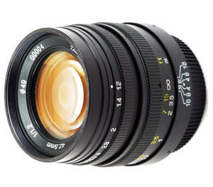 Объектив Mitakon Speedmaster 42.5mm f/1.2 Micro 4/3 Объектив Mitakon Speedmaster 42.5mm f/1.2 Micro 4/3