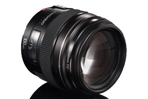 Объектив YongNuo Canon 100mm F2.0