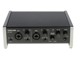 Внешняя студийная звуковая карта Tascam US-2x2