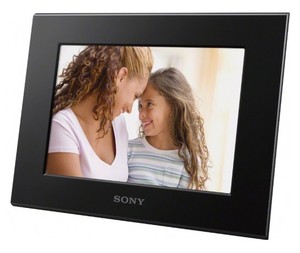 Цифровая фоторамка Sony DPF-C700 black