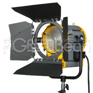 Студийный галогенный осветитель GreenBean Fresnel 2000 Вт с линзой Френеля
